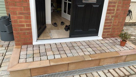 Raj Green Riven Sandstone Setts