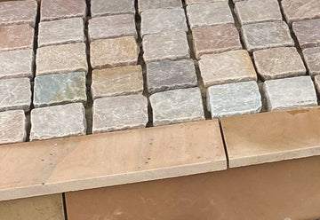 Raj Green Riven Sandstone Setts